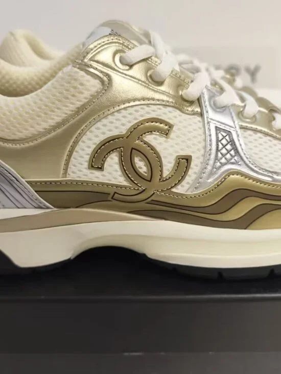 👟💛Chanel Sneakers💛👟 - Picture 4 of 4